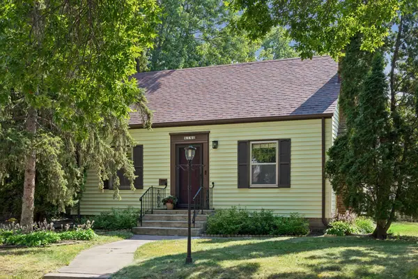 4140 Zenith Avenue N, Robbinsdale, MN 55422