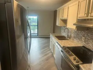 6615 Lake Shore Drive S #314, Richfield, MN 55423