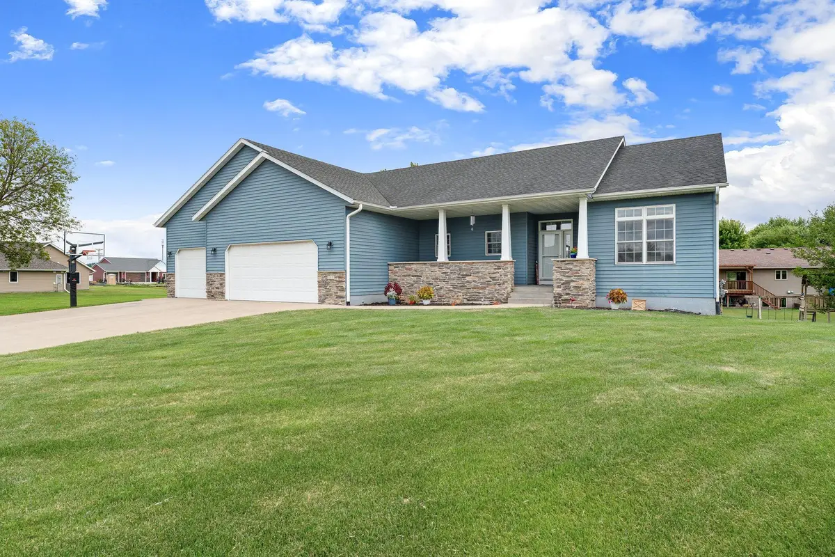 375 Hickory Lane Ne, Owatonna, MN 55060 - #1
