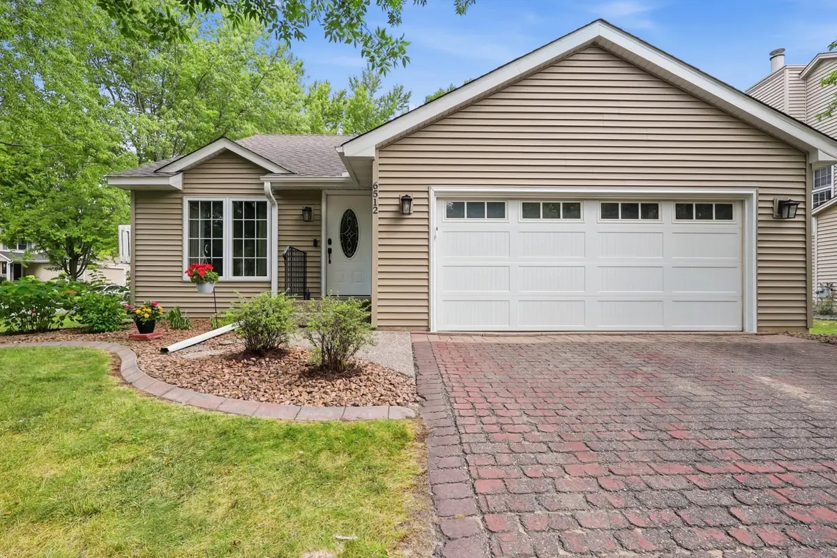 6512 Gray Fox Curve, Chanhassen, MN 55317 - #1