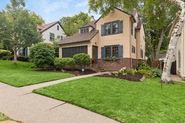 2246 Fairmount Avenue, Saint Paul, MN 55105