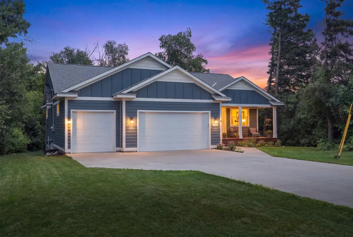 1268 Lincolntown Avenue, Mahtomedi, MN 55115 - #1