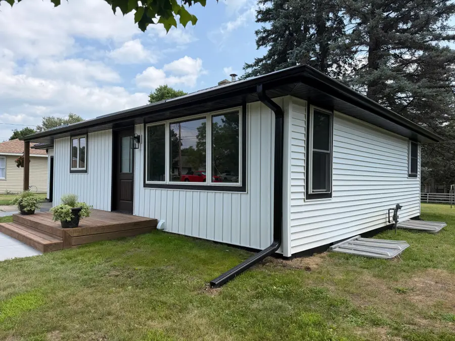 431 8th Street W, Browerville, MN 56438 - #2