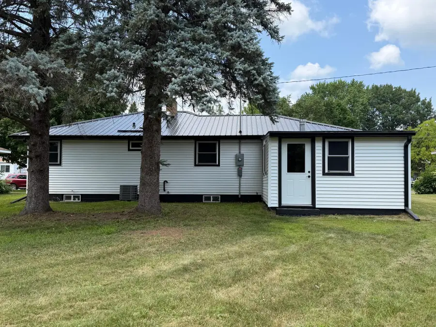 431 8th Street W, Browerville, MN 56438 - #3