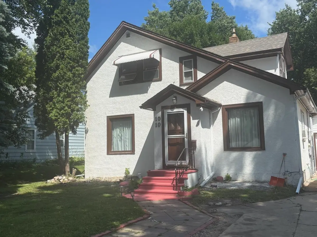 1010 Trott Avenue Sw, Willmar, MN 56201 - #1