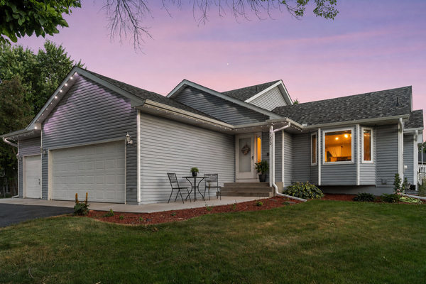 9203 Xenium Lane N, Maple Grove, MN 55369