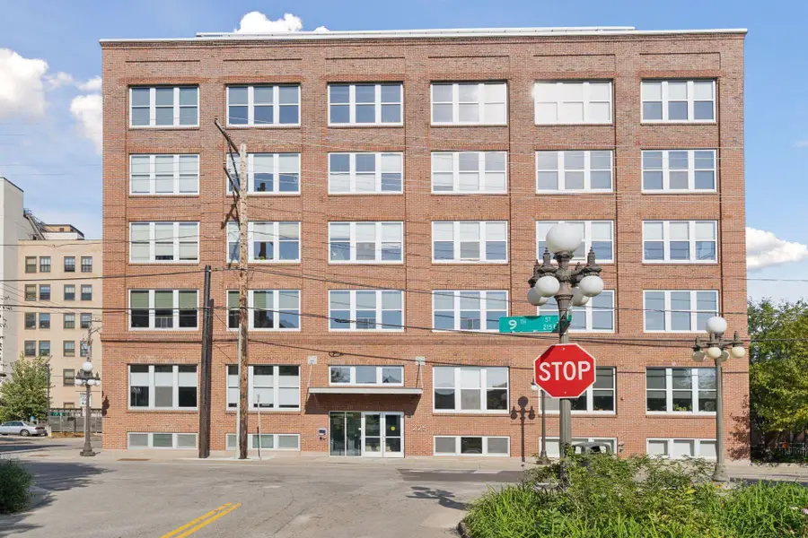 225 9th Street E #304, Saint Paul, MN 55101 - #3