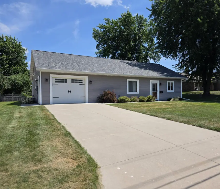 411 Bullis Street, Kenyon, MN 55946 - #2
