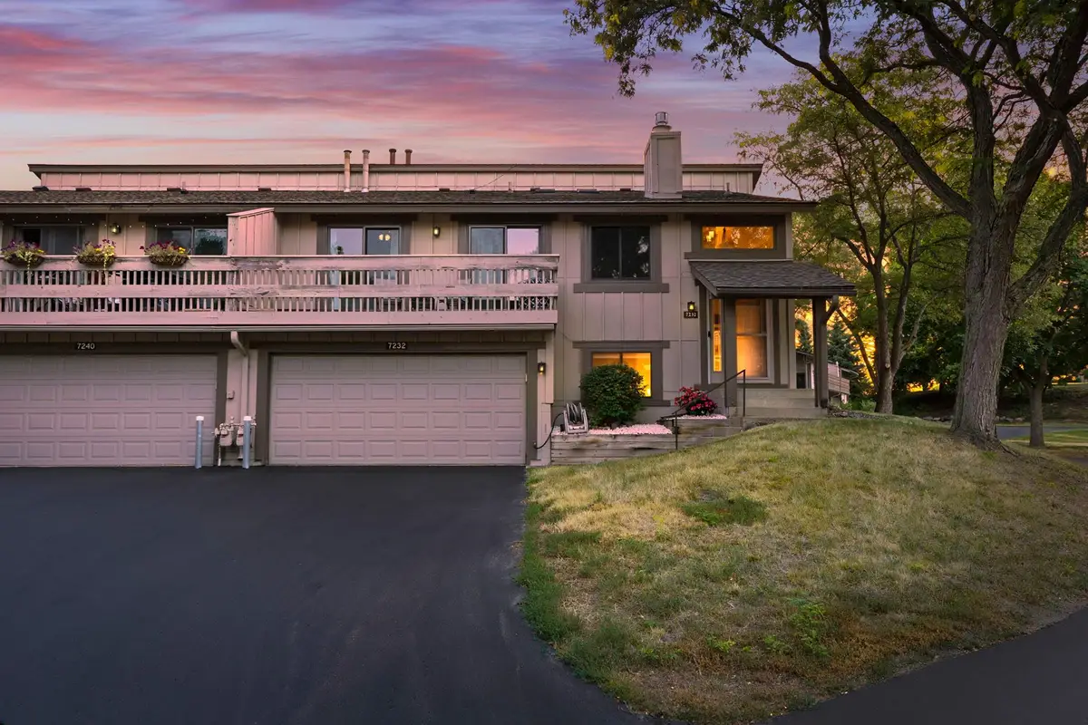 7232 Woodstock Curve, Bloomington, MN 55438 - #1