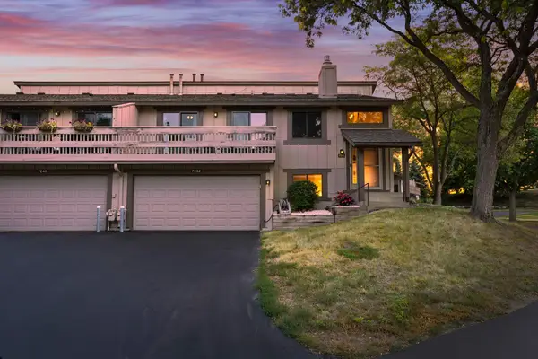 7232 Woodstock Curve, Bloomington, MN 55438