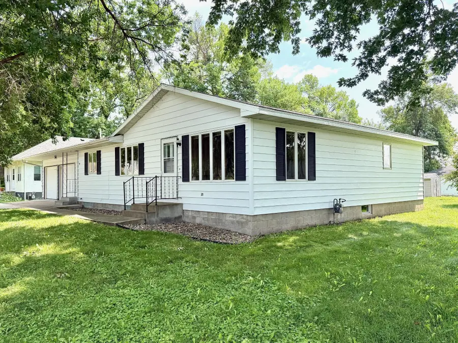 305 W 3rd Street, Winthrop, MN 55396 - #2