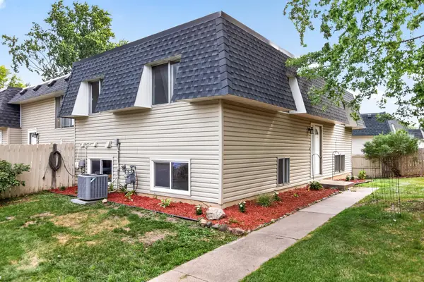 3750 Conroy Trail E, Inver Grove Heights, MN 55076