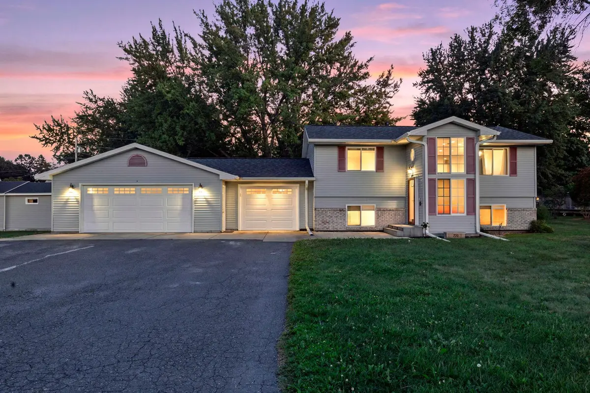 720 W 2nd Street, Rush City, MN 55069 - #1