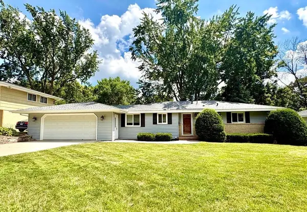 2009 W 83rd Street, Bloomington, MN 55431