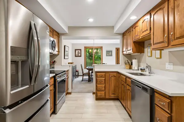5501 Dewey Hill Road #140, Edina, MN 55439