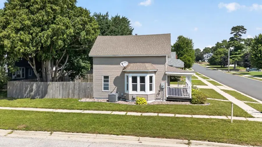 112 S Hudson Avenue, Spring Valley, MN 55975 - #3