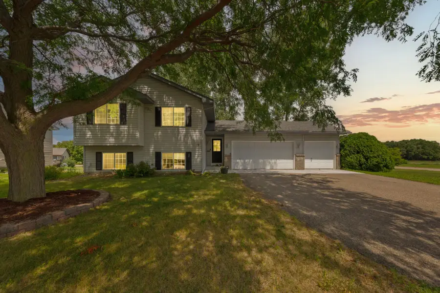 2206 W Hill Street, Faribault, MN 55021 - #2