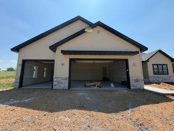 727 Mojo Trail, Hudson, WI 54016