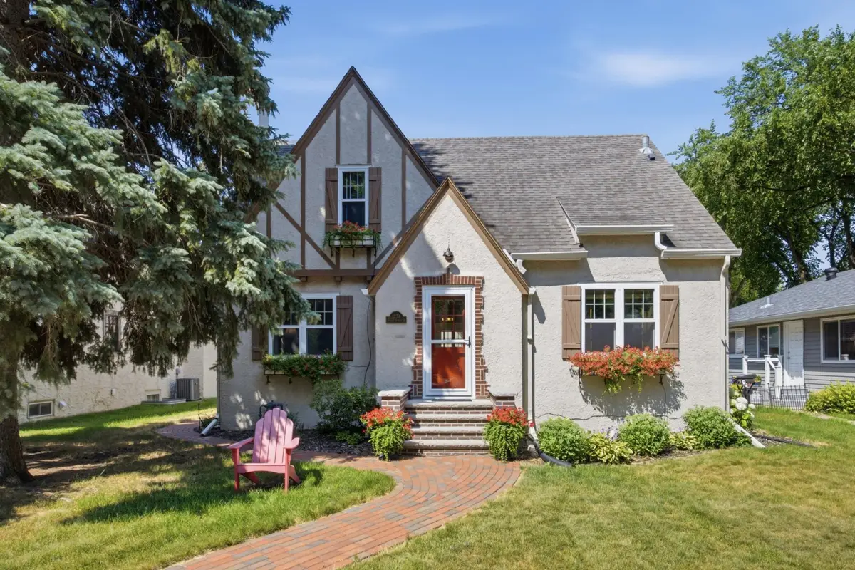 1258 2nd Street N, Fargo, ND 58102 - #1
