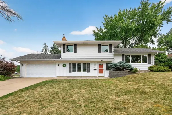 8616 34th Avenue N, New Hope, MN 55427