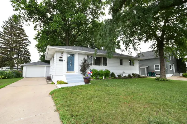 821 SE 12th Avenue Se, Rochester, MN 55904