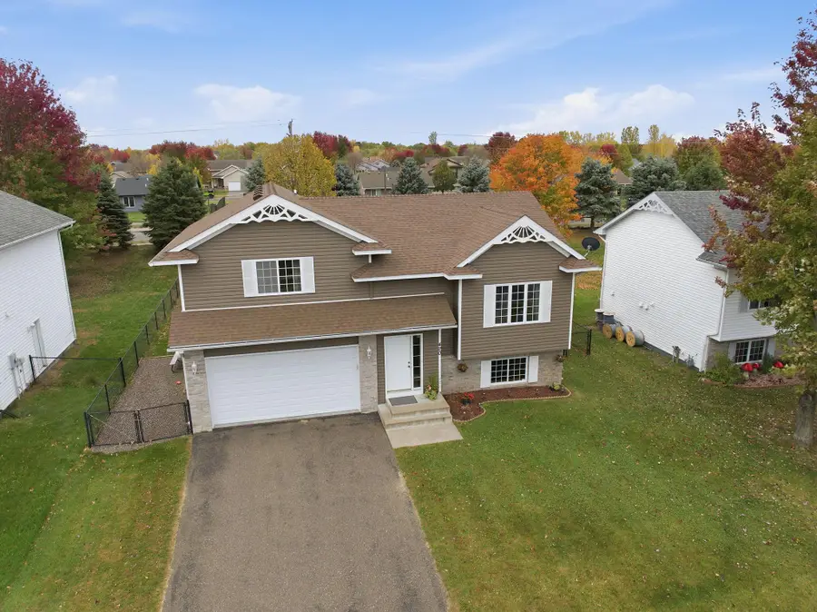 420 Moline Loop Nw, Isanti, MN 55040 - #2