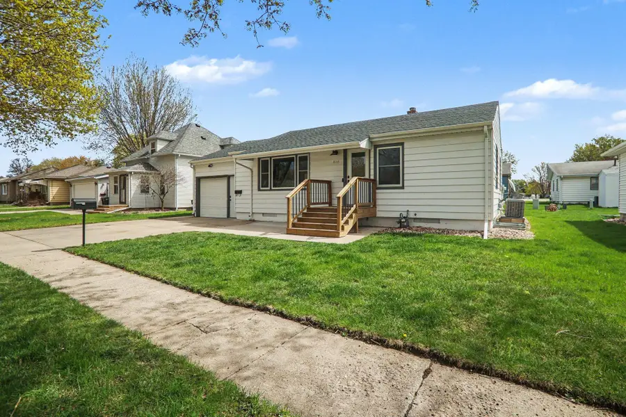 808 N Oakley Street, Luverne, MN 56156 - #3