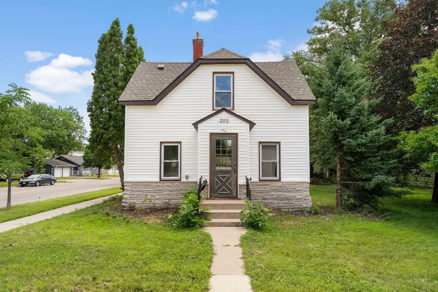 205 Adams Street Se, Hutchinson, MN 55350 - #2