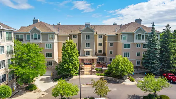 11460 Fairfield Road W #103, Minnetonka, MN 55305