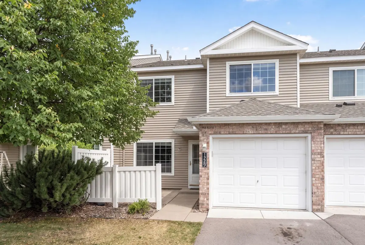 1229 Highpoint Curve, Shakopee, MN 55379 - #1