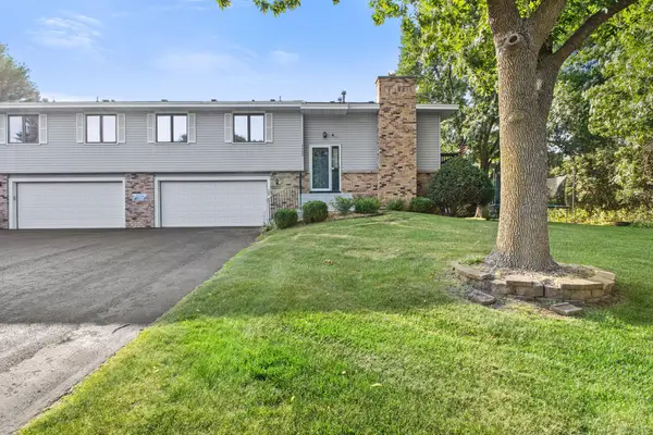 5662 Royal Oaks Drive, Shoreview, MN 55126