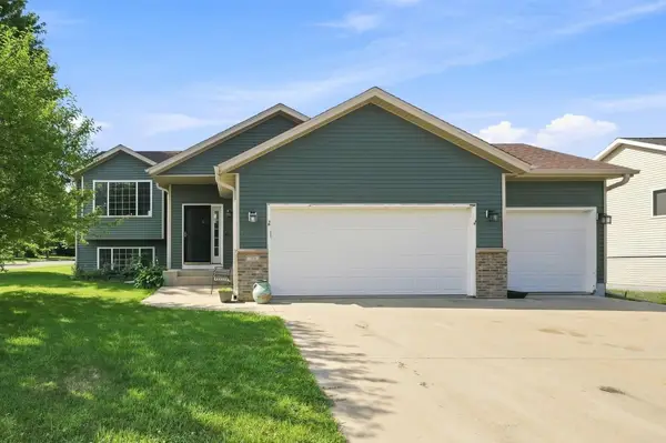 708 Maplebrook Drive Ne, Stewartville, MN 55976