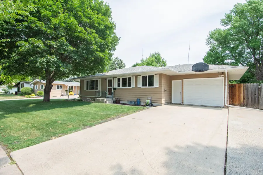 2308 10th Street S, Fargo, ND 58103 - #2