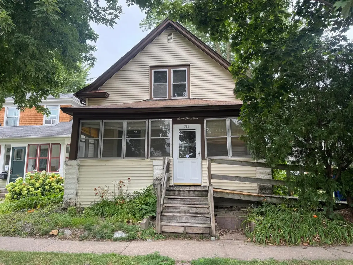734 Hamline Avenue N, Saint Paul, MN 55104 - #1