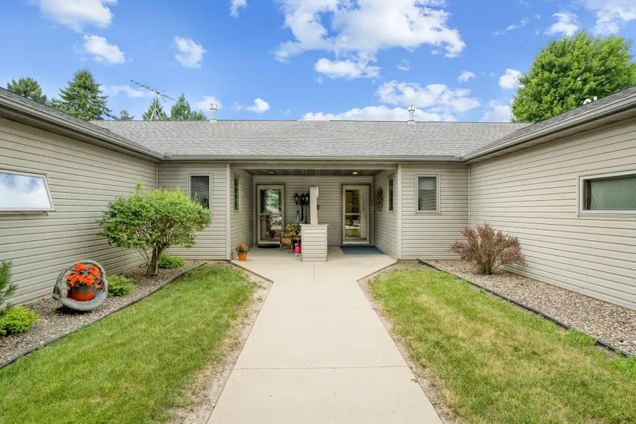 615 Sandy Court, Wanamingo, MN 55983 - #3