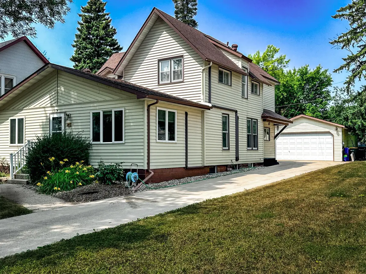 316 S Ash Street, Crookston, MN 56716 - #1