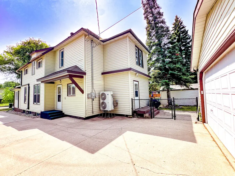 316 S Ash Street, Crookston, MN 56716 - #2