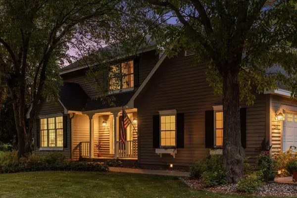 260 Mountain Way, Chanhassen, MN 55317