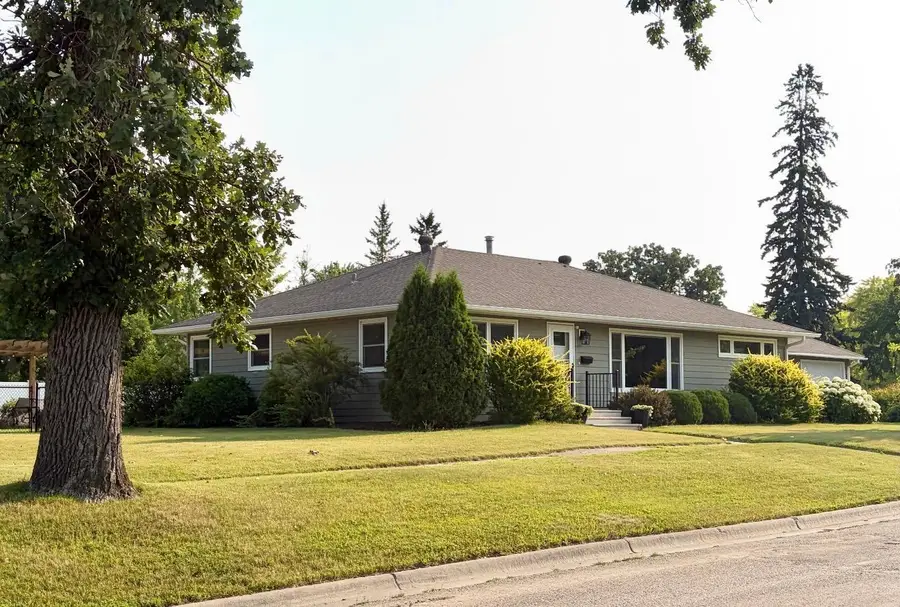 301 2nd Street Ne, Roseau, MN 56751 - #3