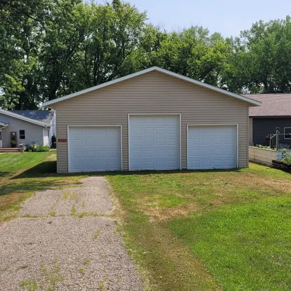 2375 Cottonwood Lake Drive, Windom, MN 56101