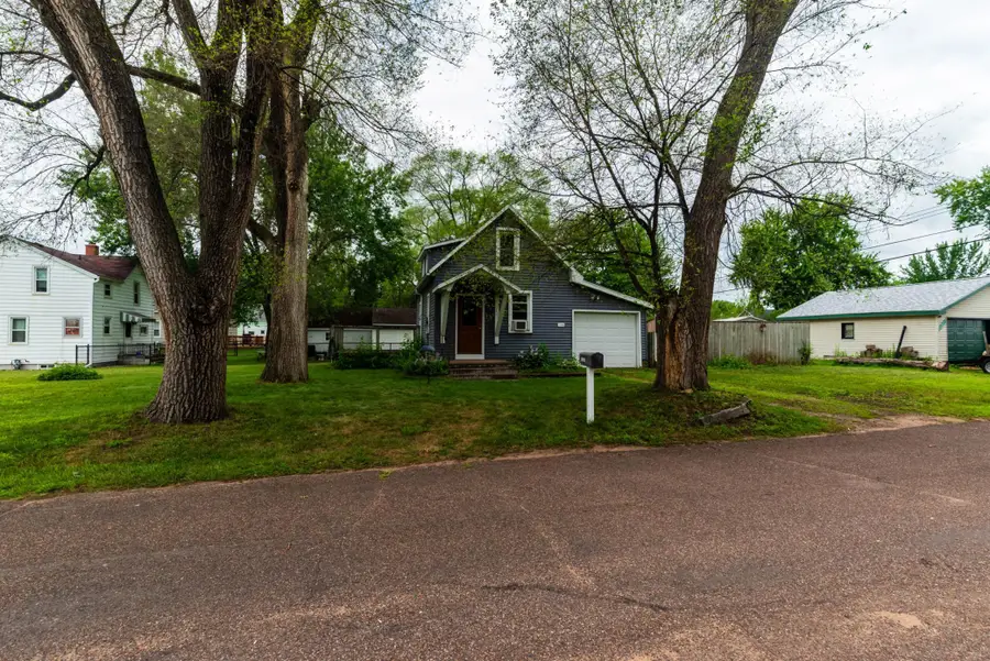 2316 6th Street, Eau Claire, WI 54703 - #2