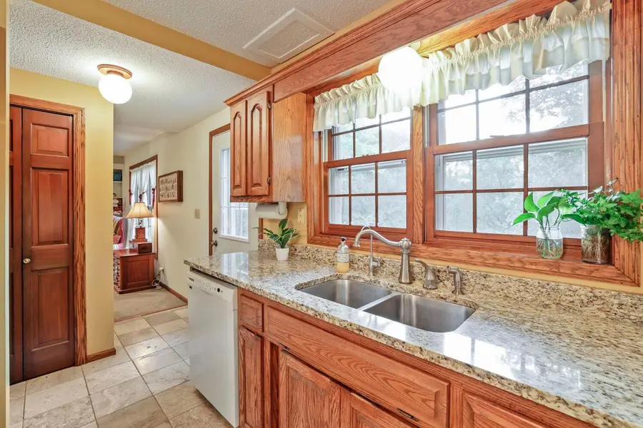9905 Brent Avenue, Inver Grove Heights, MN 55077 - #3