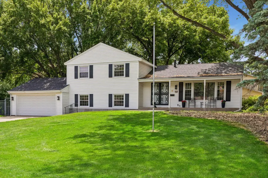 2095 Kelly Drive, Golden Valley, MN 55427 - #2