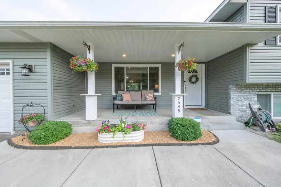 7685 Upper 45th Street N, Oakdale, MN 55128 - #2