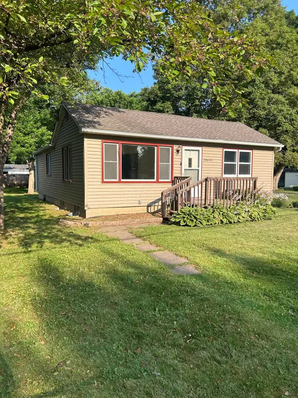 30650 N Lakes Trail, Lindstrom, MN 55045