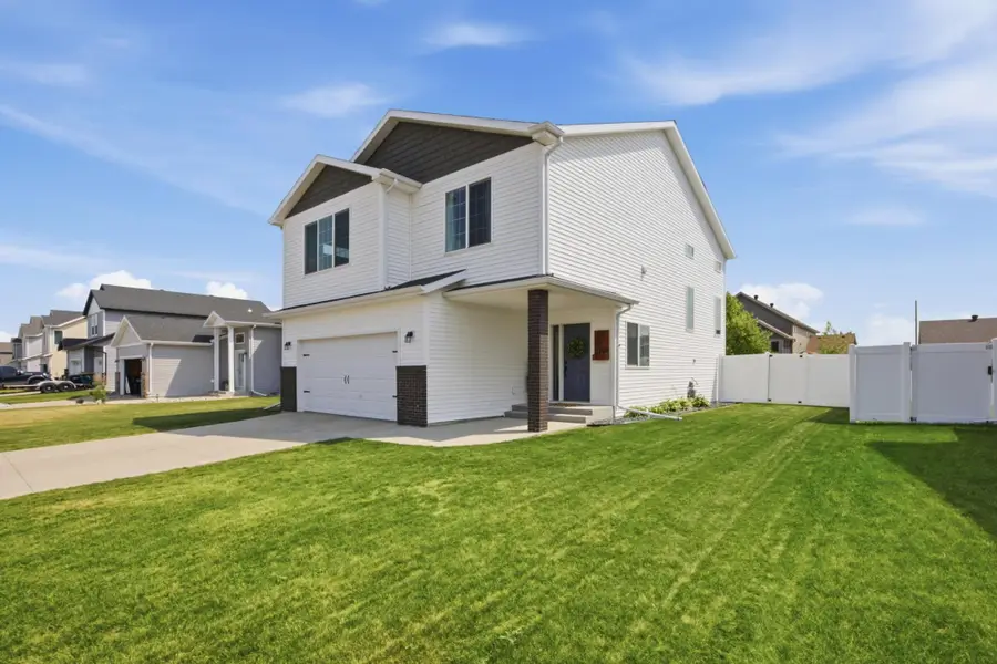 1307 30th Avenue W, West Fargo, ND 58078 - #2