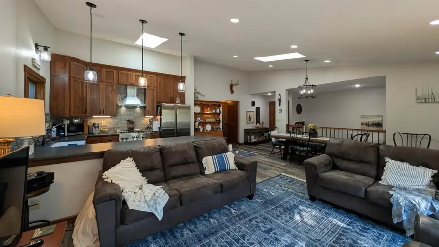 1216 Oak Drive, Montevideo, MN 56265 - #2