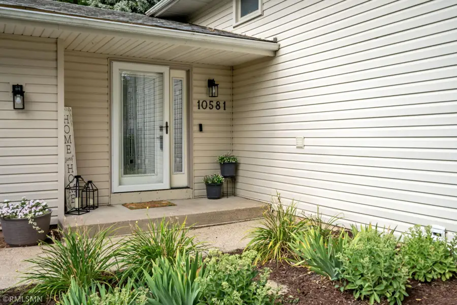 10581 Lake Fall Drive, Eden Prairie, MN 55347 - #2