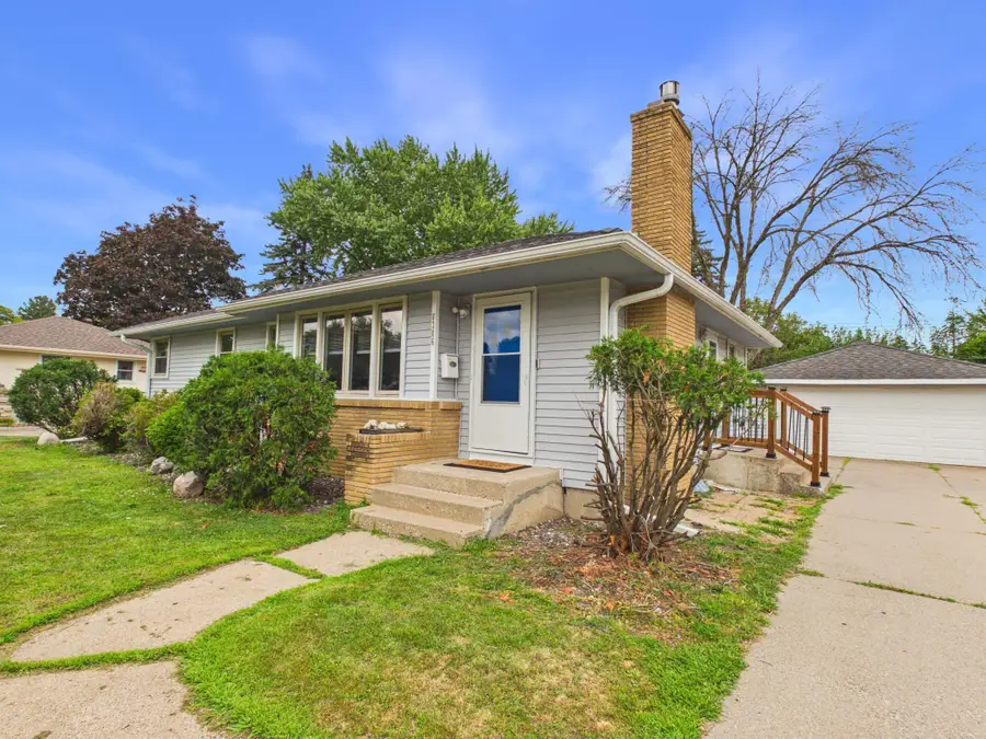 6306 Lee Avenue N, Brooklyn Center, MN 55429 - #2