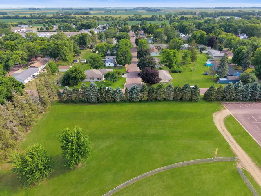 320 Elm Street, Tracy, MN 56175 - #3